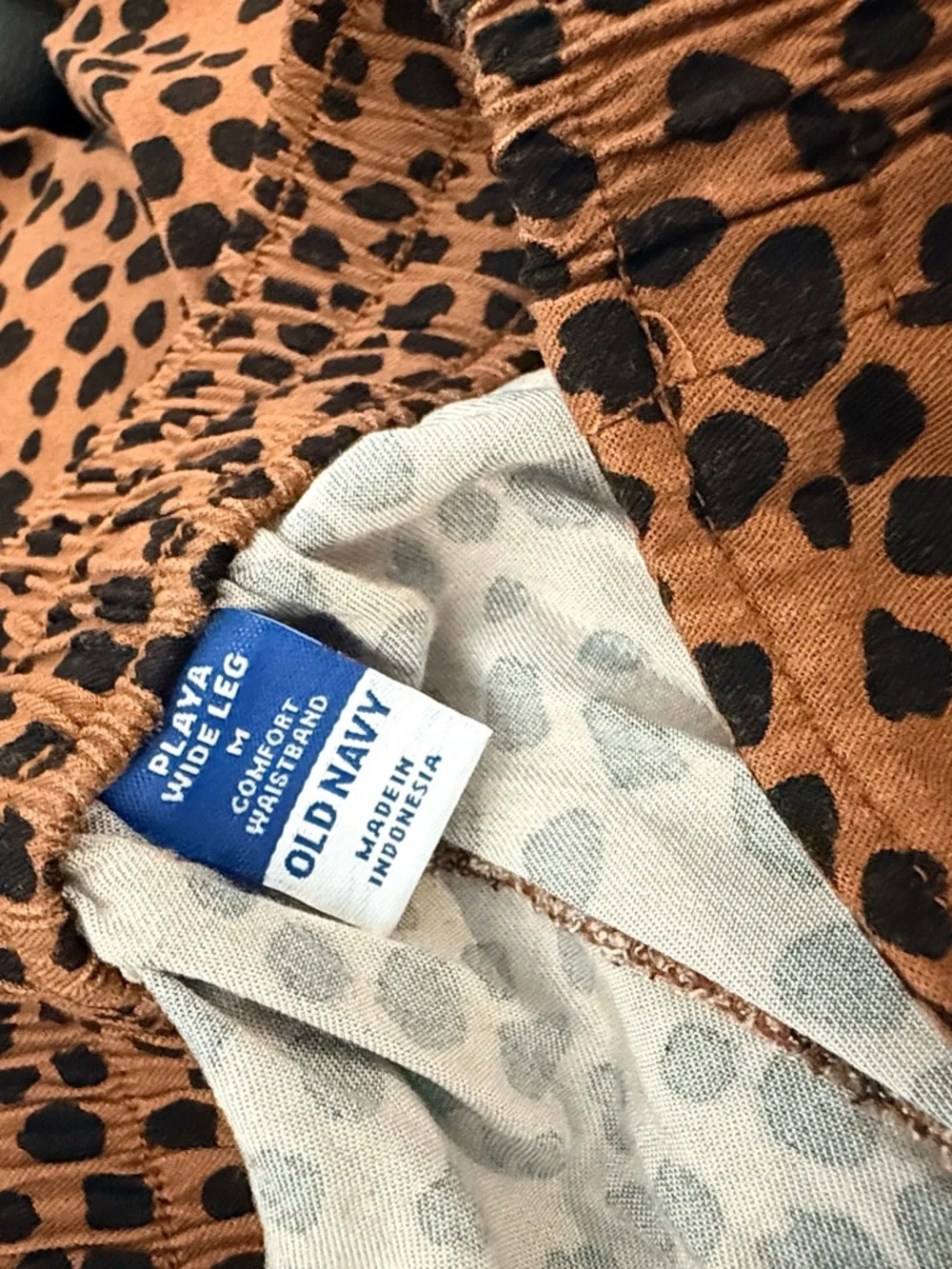 Old Navy Wide-Leg Leopard Print Pants in Brown and Black - Picture 3 of 7